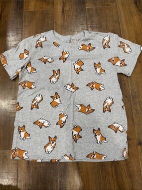 Zoe + Liv Gray Tee with Orange & White Corgi Print